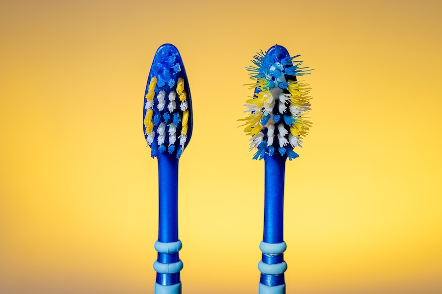 brushing mistakes like aggressive toothbrushing