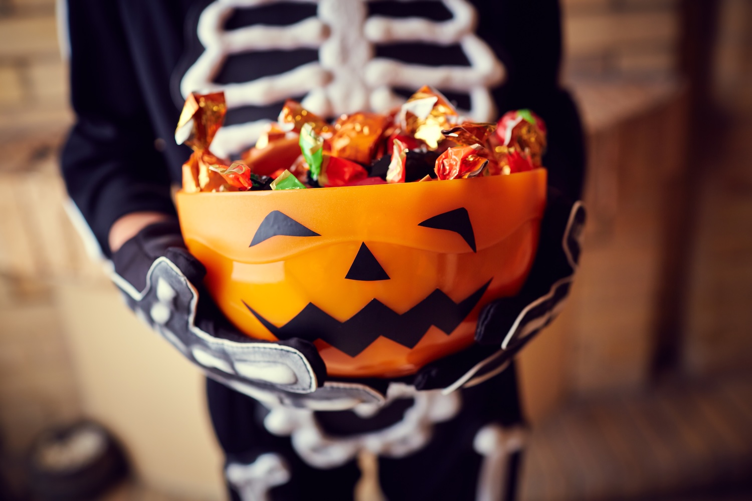 halloween candy bowl for halloween teeth tips