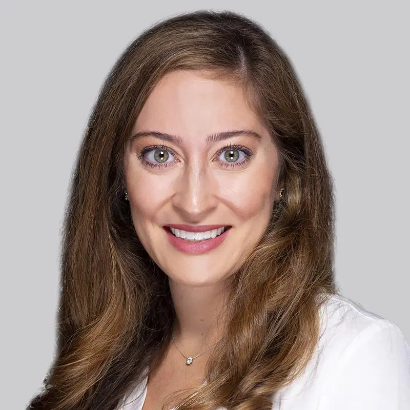 Portrait of Dr Lauren Steddum